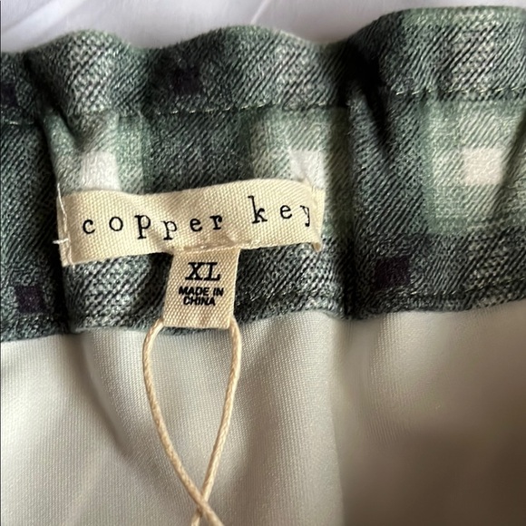 Copper Key Green and White Mini Cargo Skirt - Picture 2 of 8